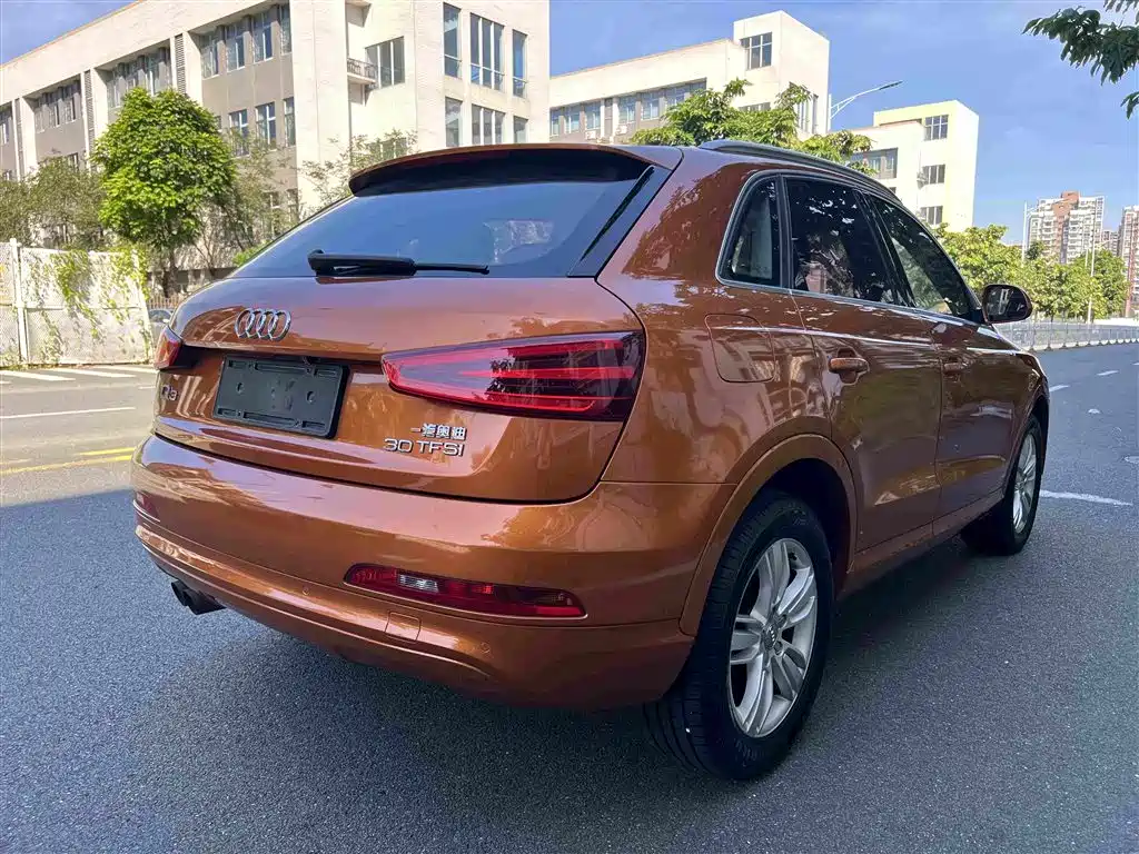 Audi Q3 2015 — фото 8