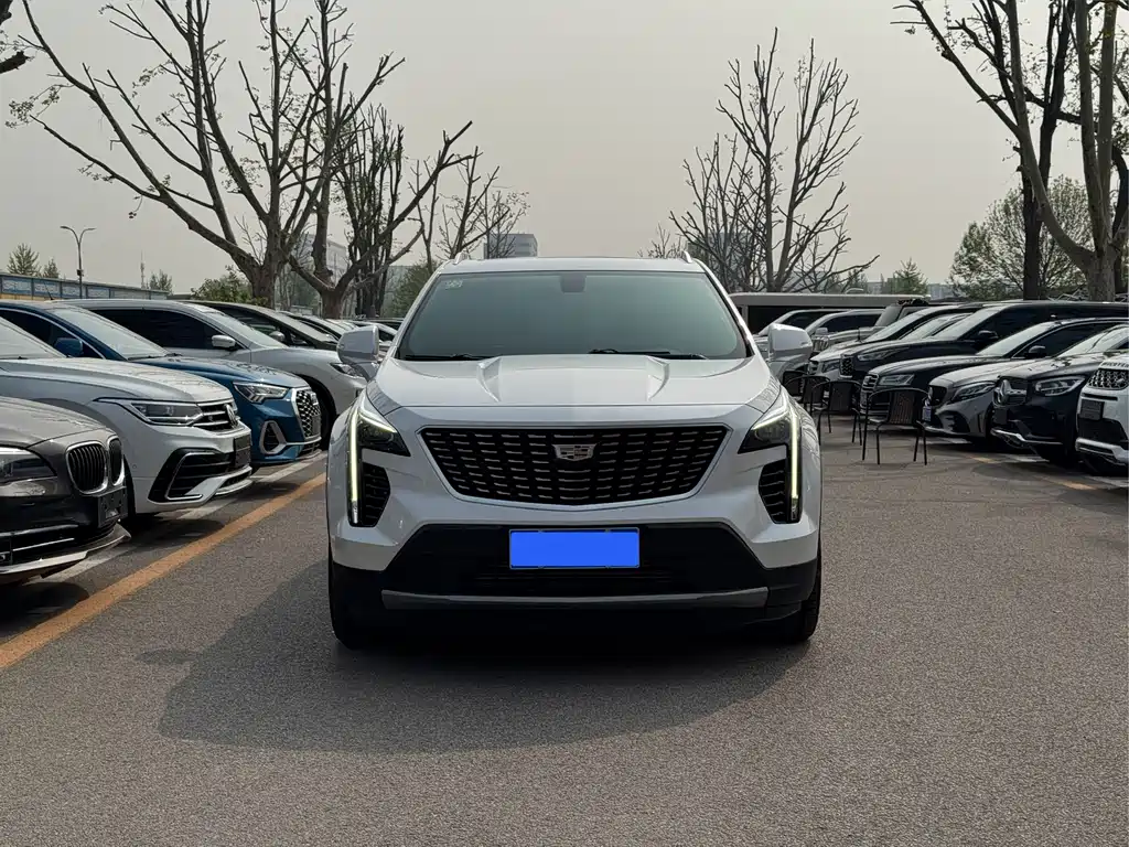 Cadillac XT4 2020 — фото 2