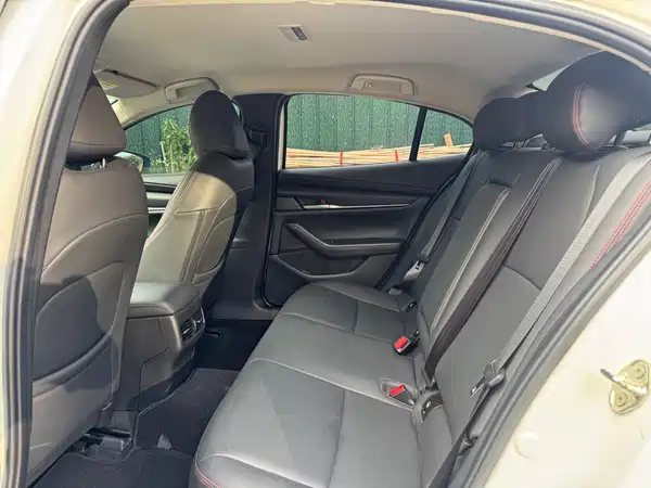 Mazda 3 Axela 2024