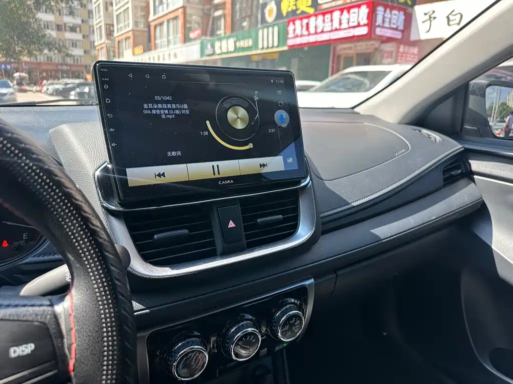 Toyota Yaris L 2020 — фото 12