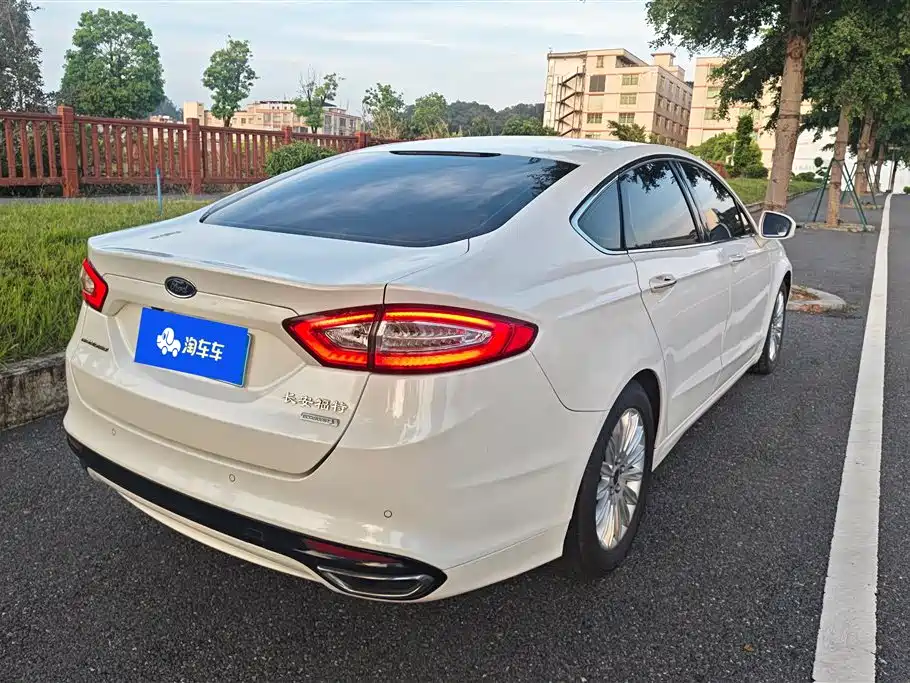 Ford Mondeo 2015 — фото 3