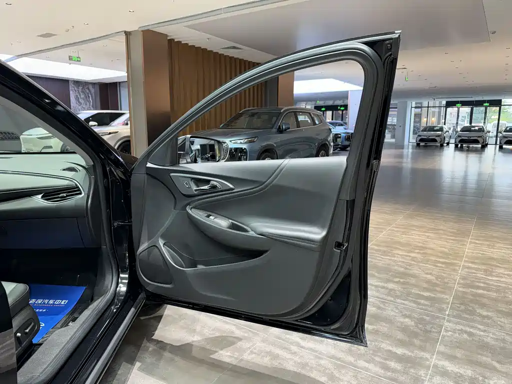 Chevrolet Malibu XL 2023 — фото 17