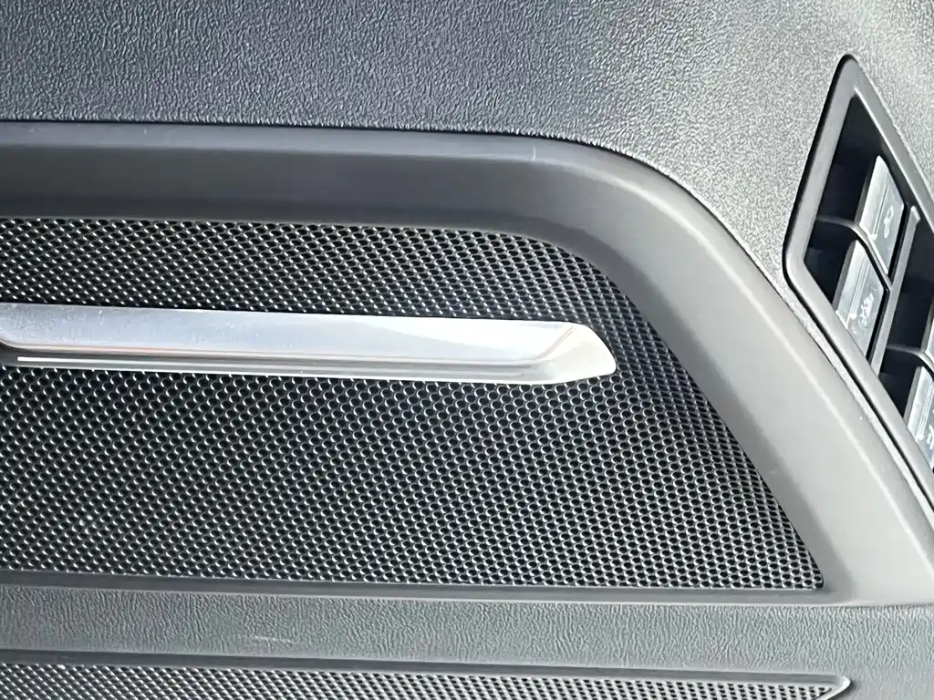 Audi Q6 2025 — фото 16