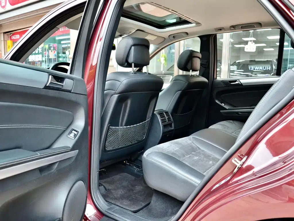 Mercedes-Benz M-Class 2010 — фото 12