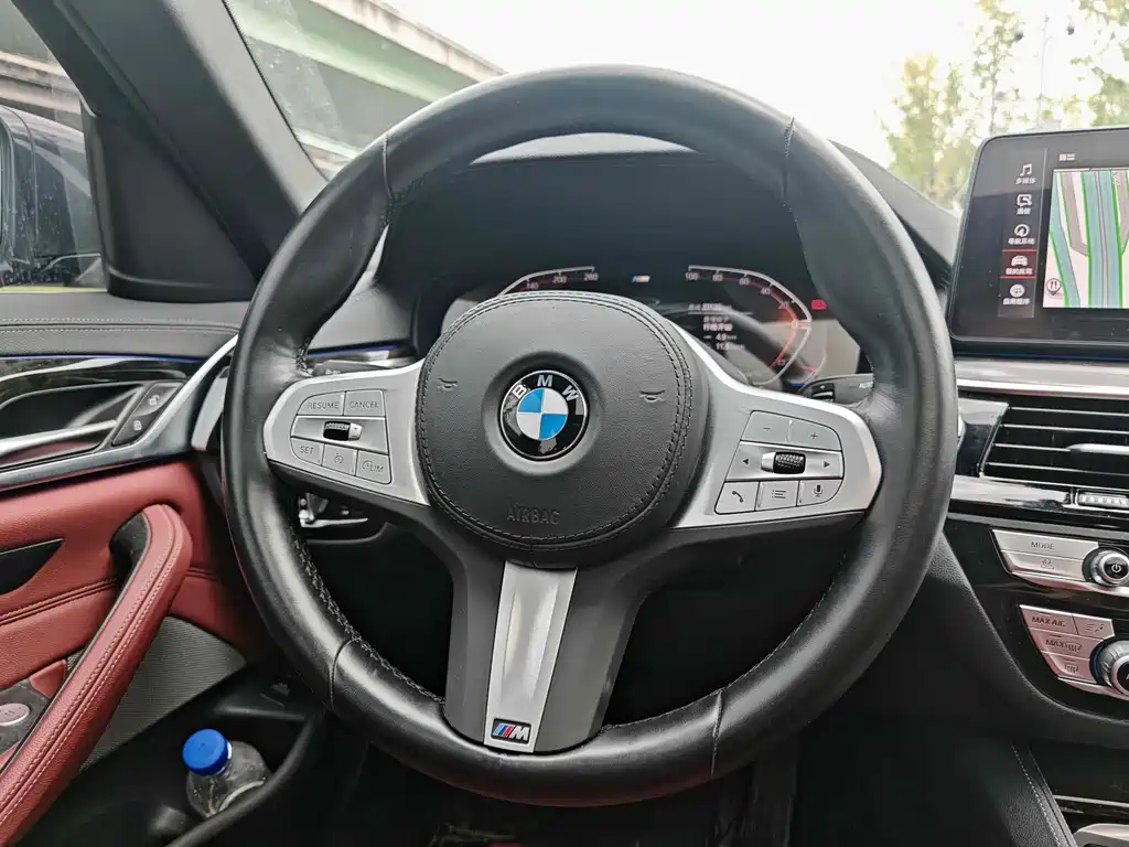 BMW 5 Series 2024 — фото 10