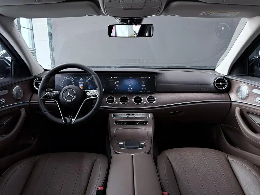 Mercedes-Benz E-Class 2023 — фото 8
