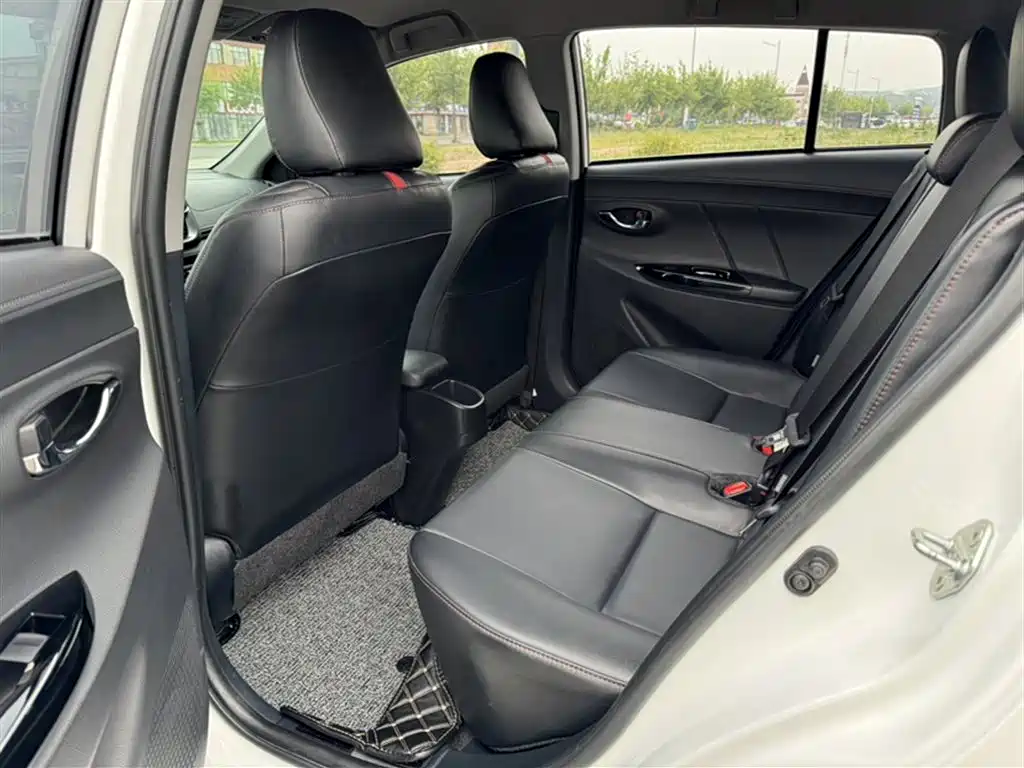 Toyota Yaris L 2021 — фото 10