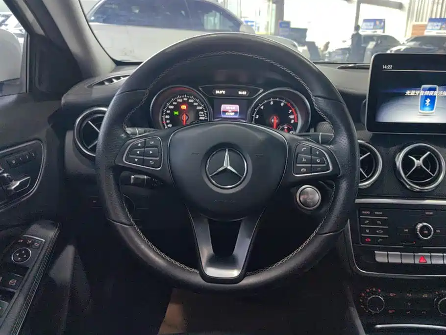 Mercedes-Benz GLA 2018 — фото 15