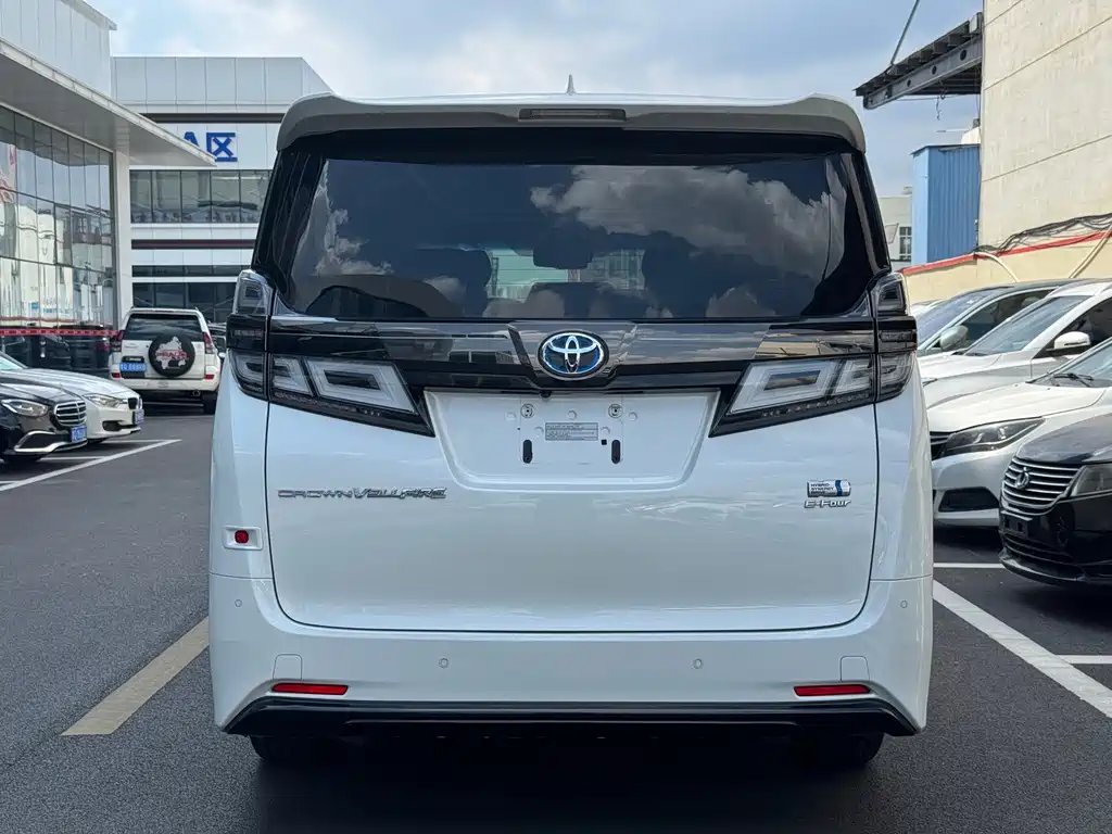Toyota Vellfire 2023 — фото 4