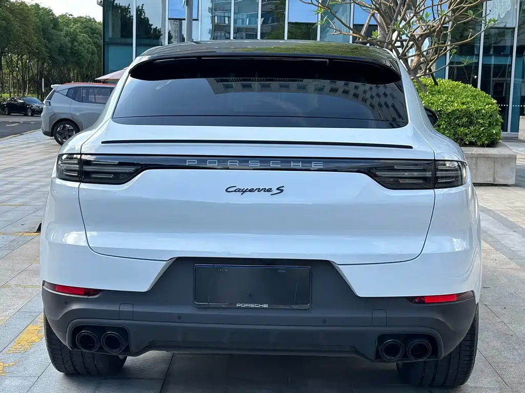 Porsche Cayenne 2023 — фото 18