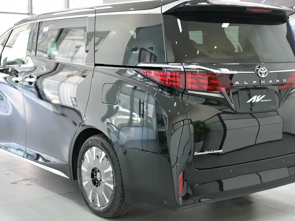 Toyota Alphard 2024 — фото 3