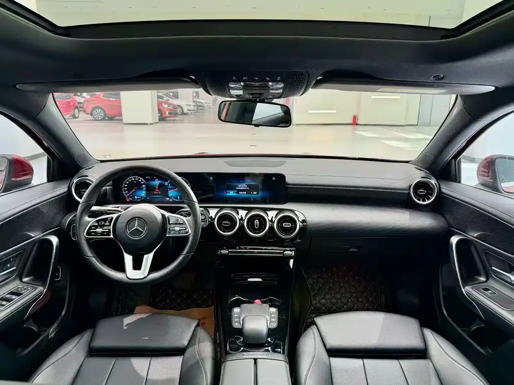 Mercedes-Benz A-Class 2022 — фото 6