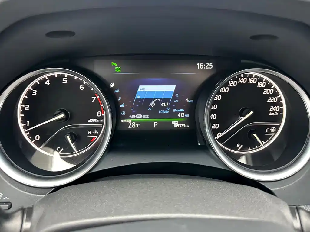 Toyota Camry 2019 — фото 15
