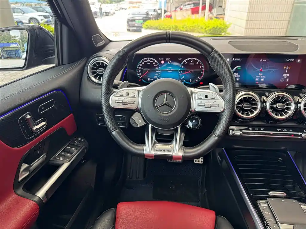 Mercedes-Benz GLB AMG 2022 — фото 11