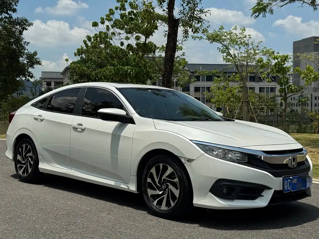 Honda Civic 2018 — фото 3