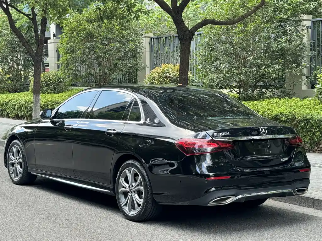 Mercedes-Benz E-Class 2024