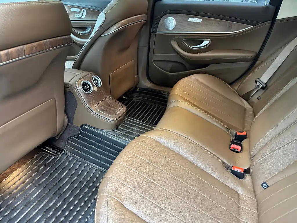 Mercedes-Benz E-Class 2020 — фото 6