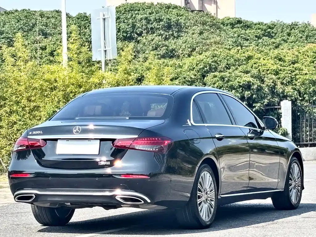 Mercedes-Benz E-Class 2023 — фото 26