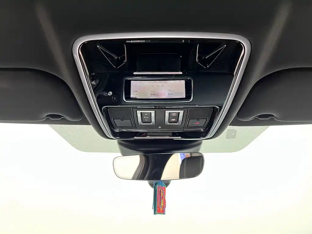 Land Rover Range Rover Velar 2018 — фото 25
