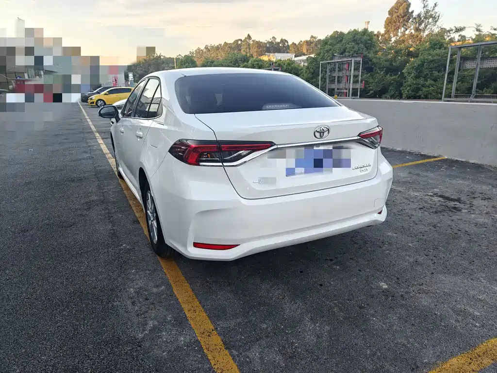 Toyota Corolla 2023 — фото 11
