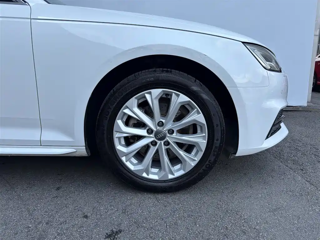 Audi A4L 2019 — фото 17