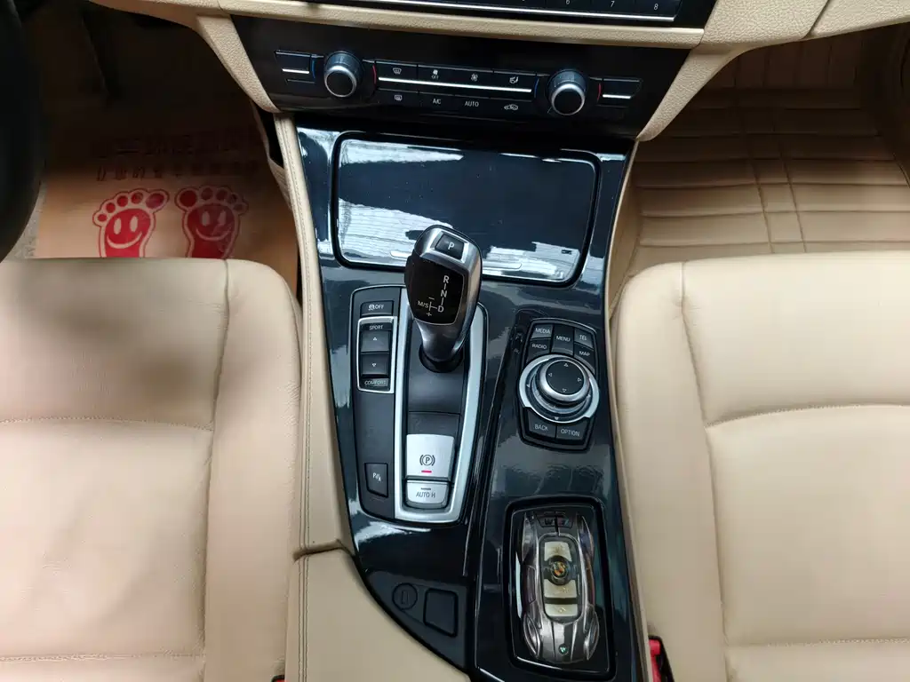 BMW 5 Series 2013 — фото 18