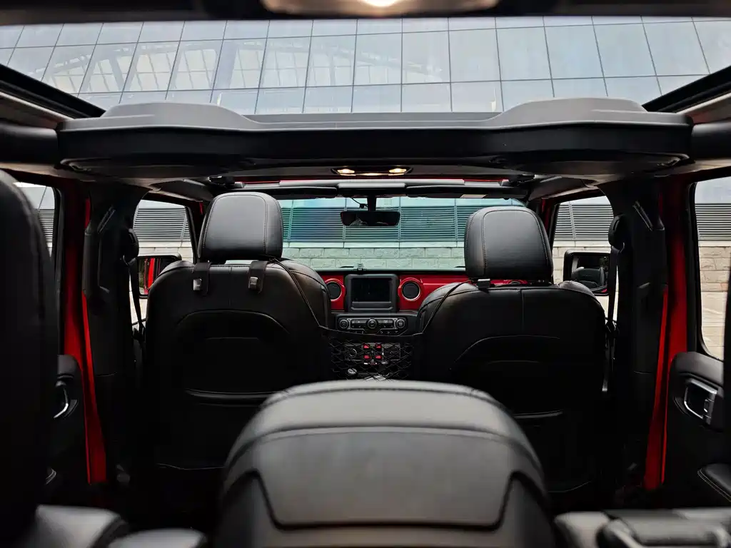Jeep Wrangler 2020 — фото 23