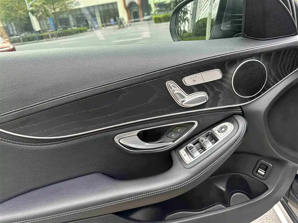 Mercedes-Benz C-Class 2019 — фото 18