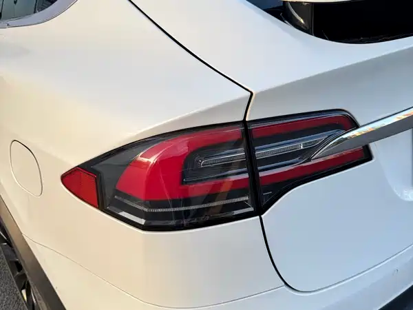 Tesla Model X 2019