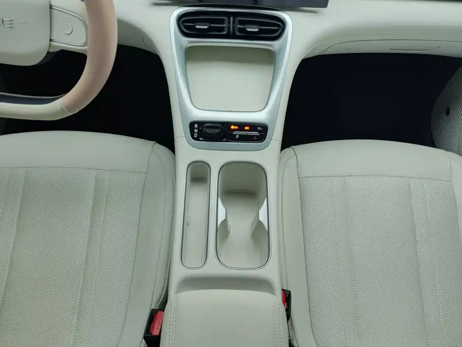 Geely Galaxy Starwish 2025 — фото 16