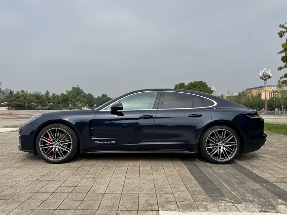 Porsche Panamera 2023 — фото 10