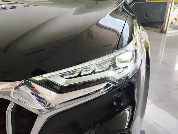 Hongqi HS5 2020