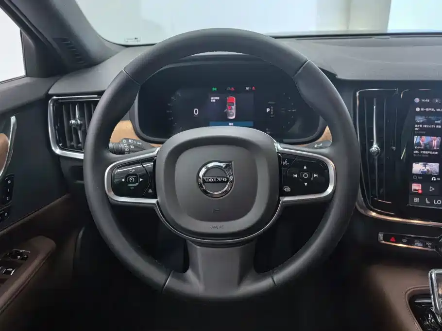 Volvo S90 2025 — фото 15