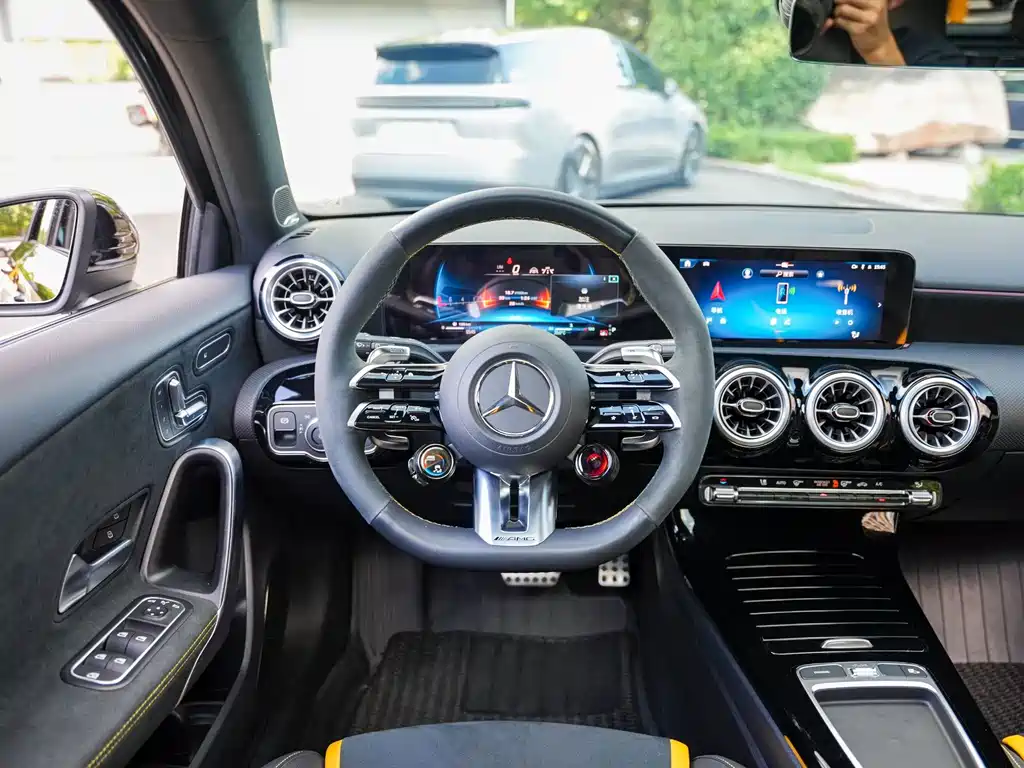 Mercedes-Benz A-Class AMG 2024 — фото 18
