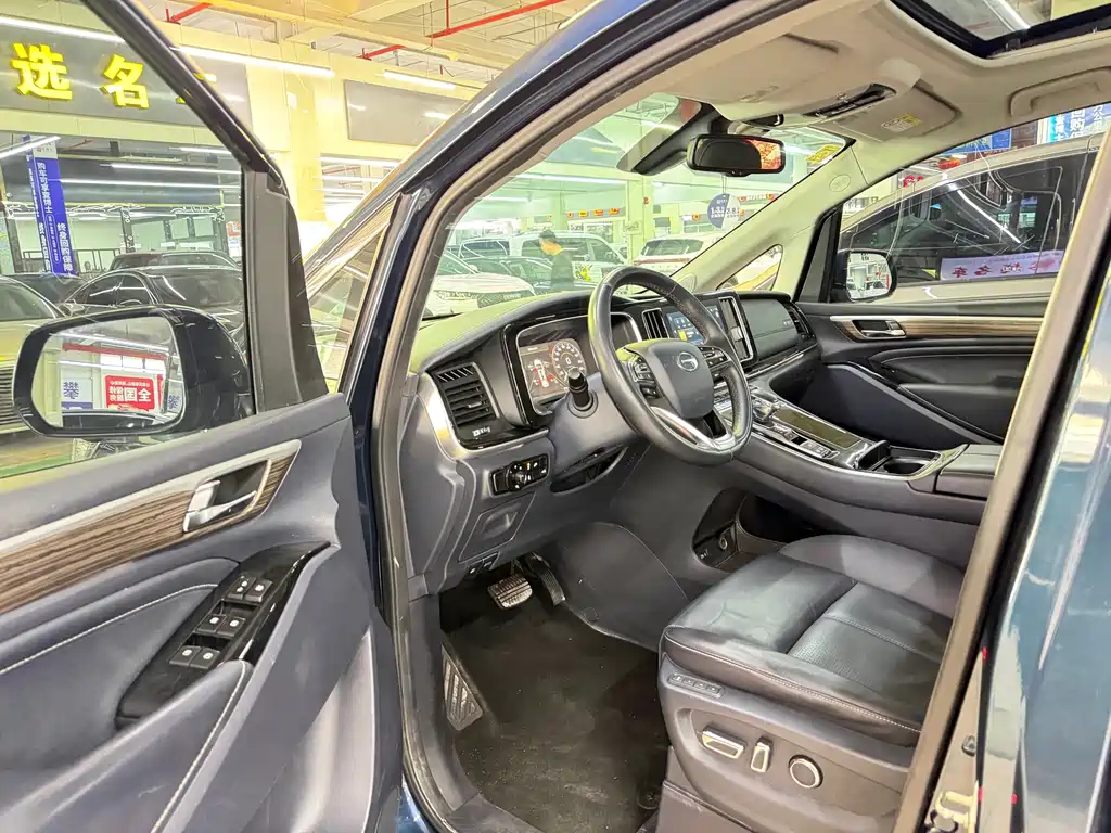 GAC Motor Trumpchi M8 2021 — фото 5