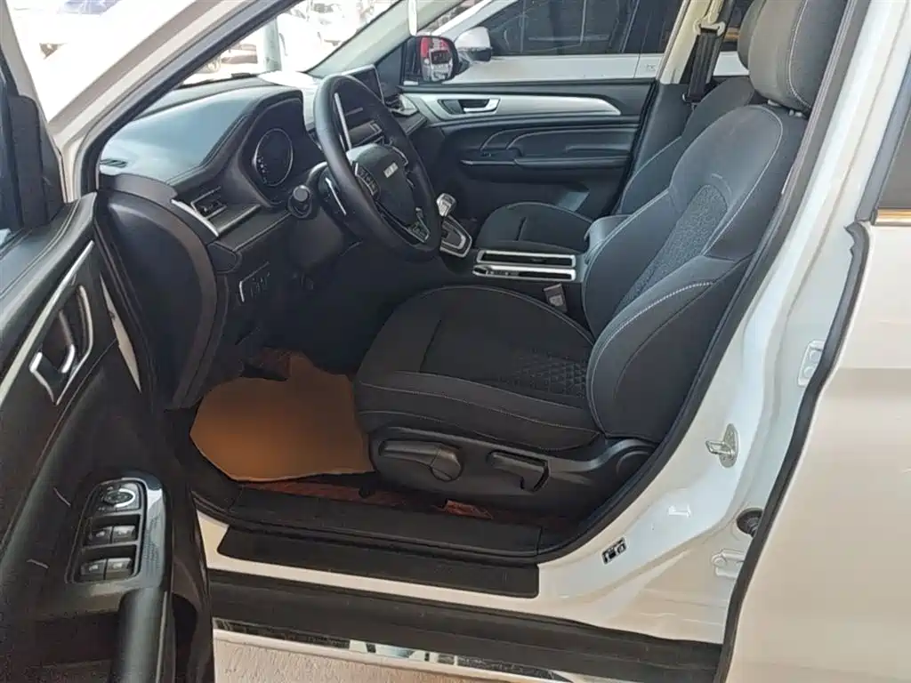 Haval M6 2023 — фото 15