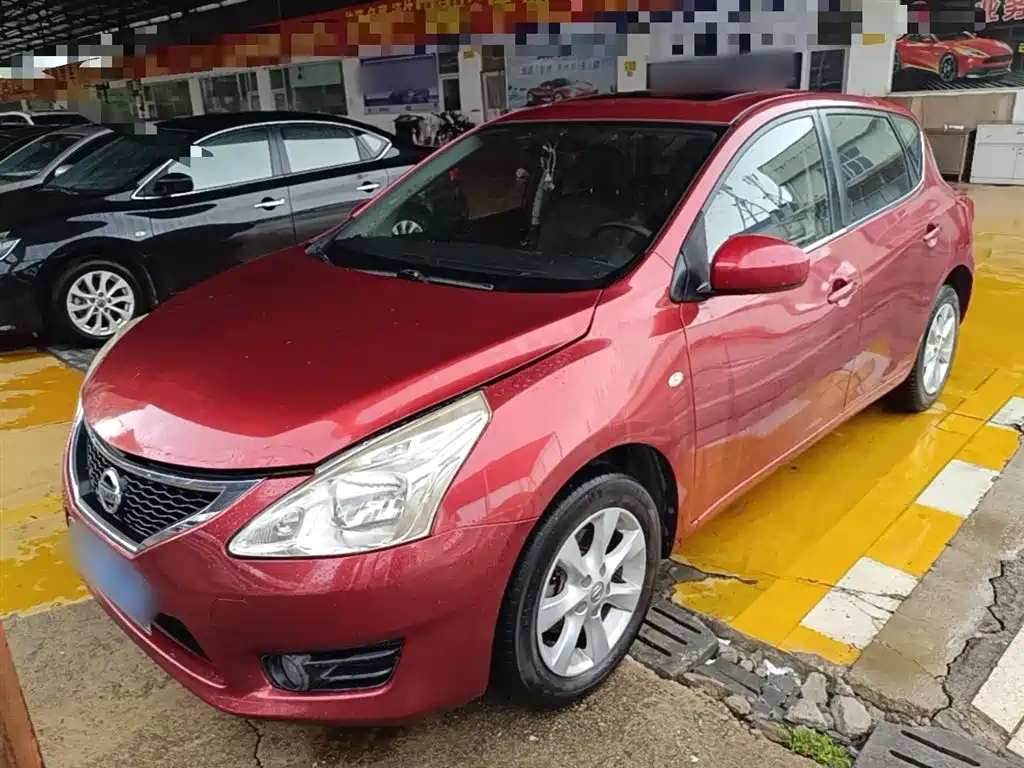 Nissan Tiida 2015 — фото 2