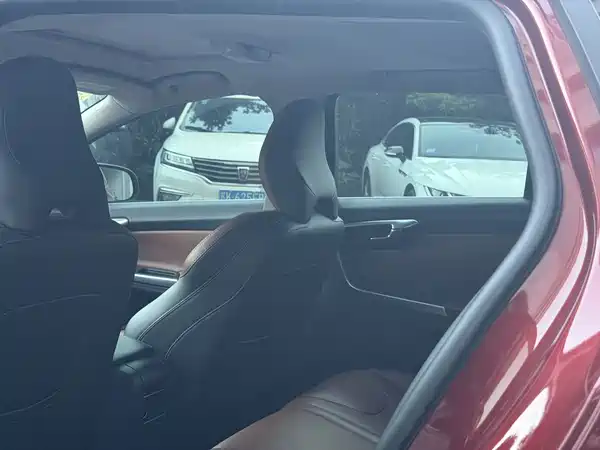 Volvo V60 2015