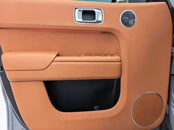 Li Auto L8 2025