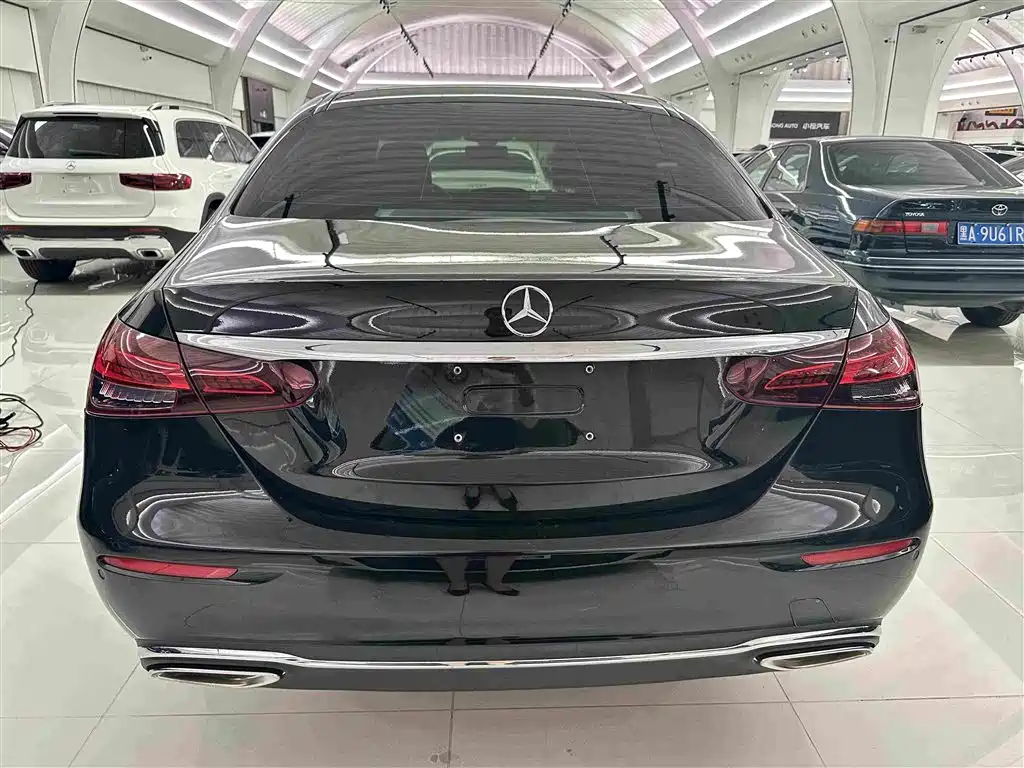 Mercedes-Benz E-Class 2023 — фото 19