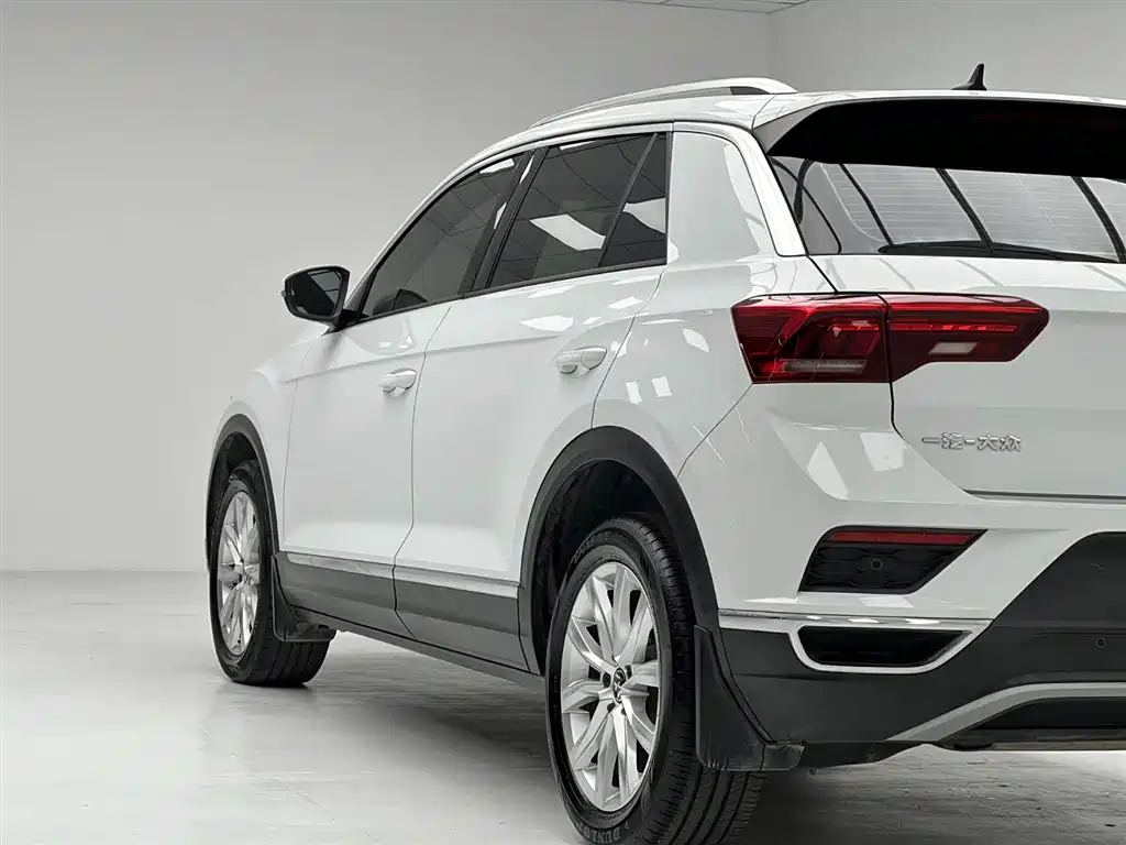 Volkswagen T-Roc 2021 — фото 8