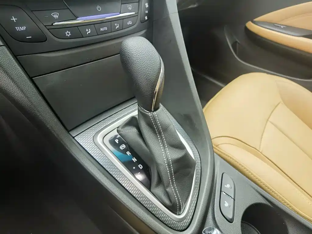 Buick Excelle GT 2018 — фото 13