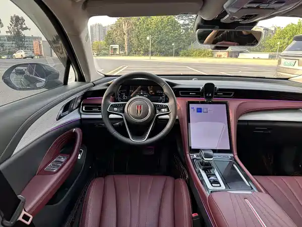 Hongqi H5 2025
