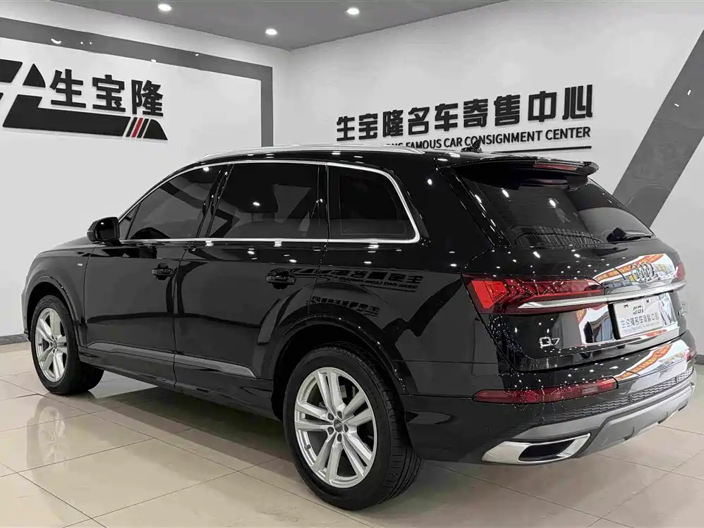 Audi Q7 2020 — фото 6