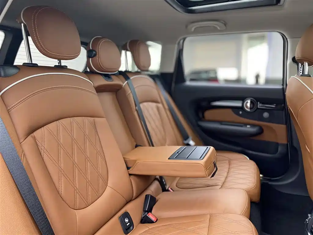 MINI Clubman 2023 — фото 15