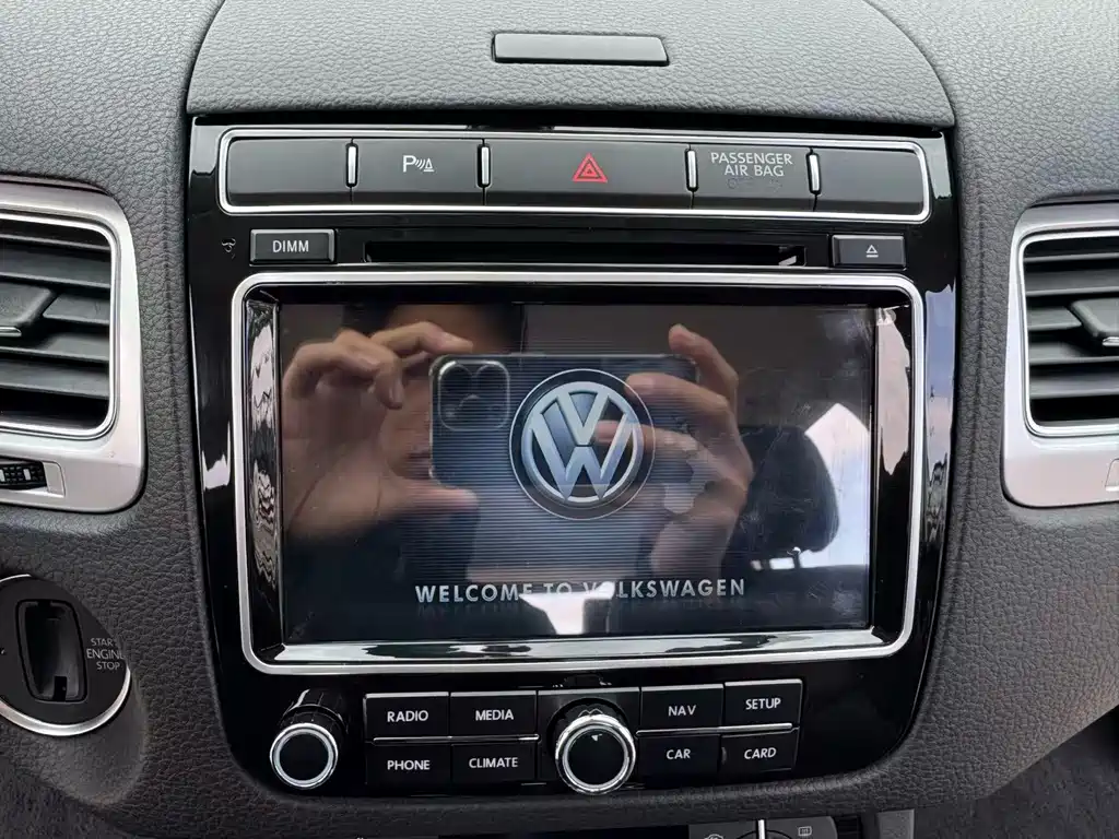 Volkswagen Touareg 2017 — фото 14