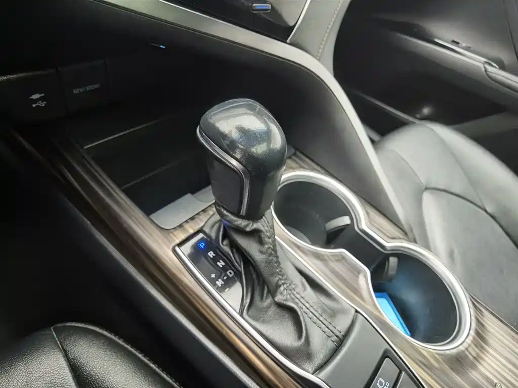 Toyota Camry 2020 — фото 13