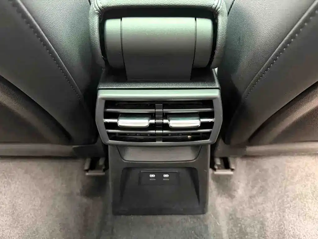 Audi A3 2023 — фото 11