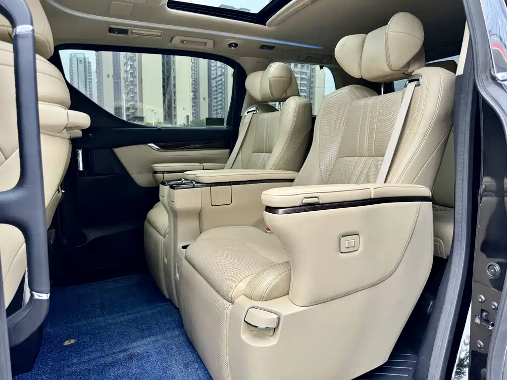 Toyota Alphard 2019 — фото 13