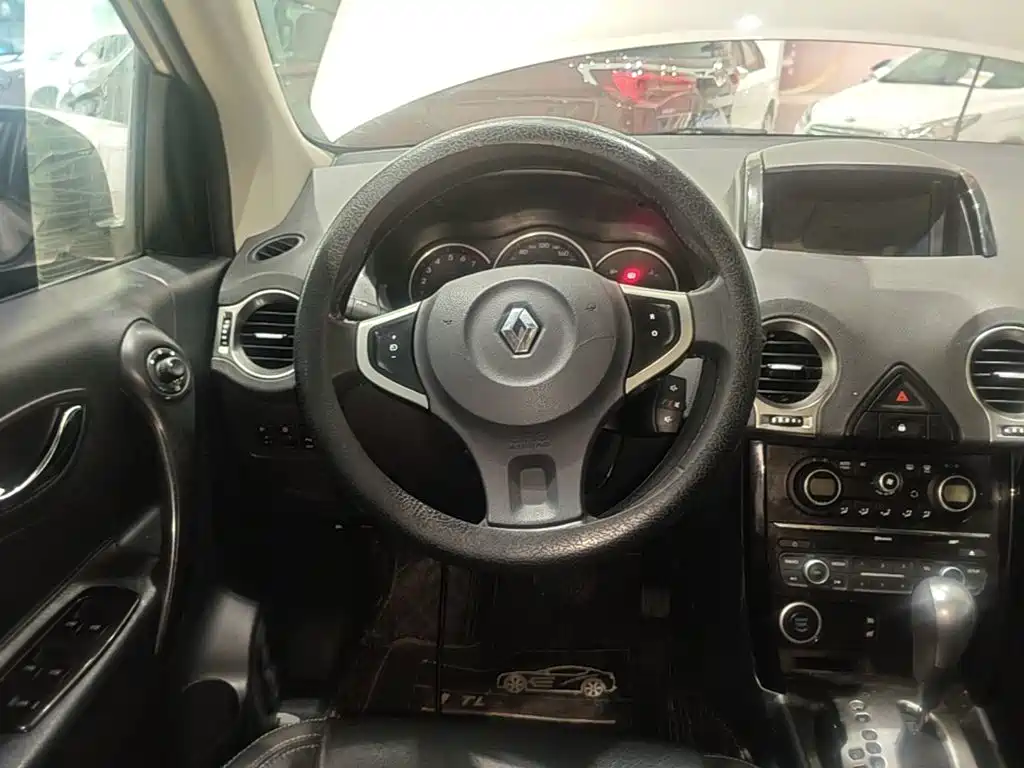 Renault Koleos 2015 — фото 11